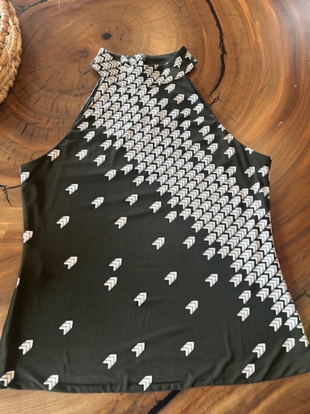 White House Black Market-Printed Mock Neck Halter Top-NEW WITH TAGS-Size Medium - Picture 4 of 8